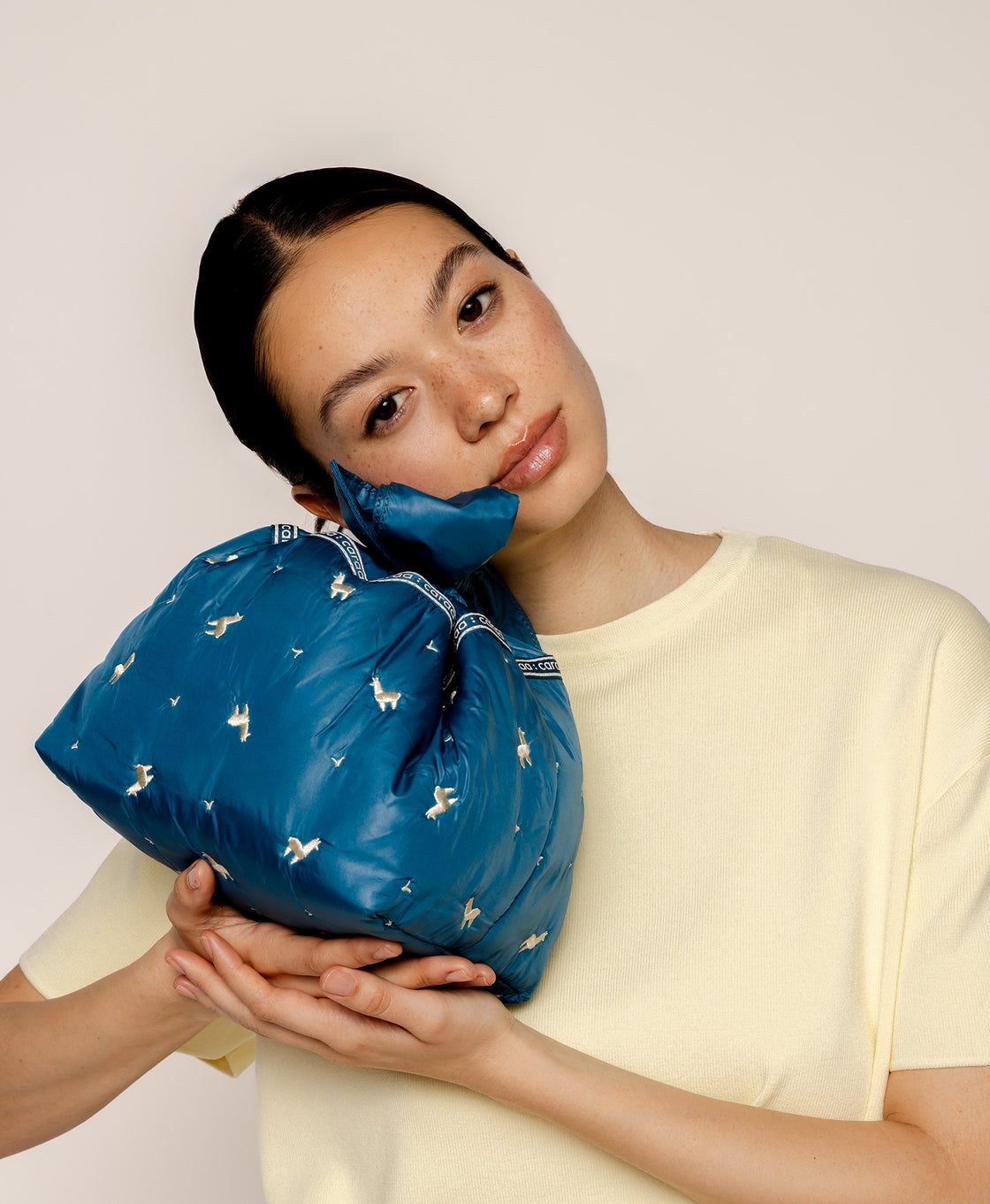 Luna Pouch Bag Caraa